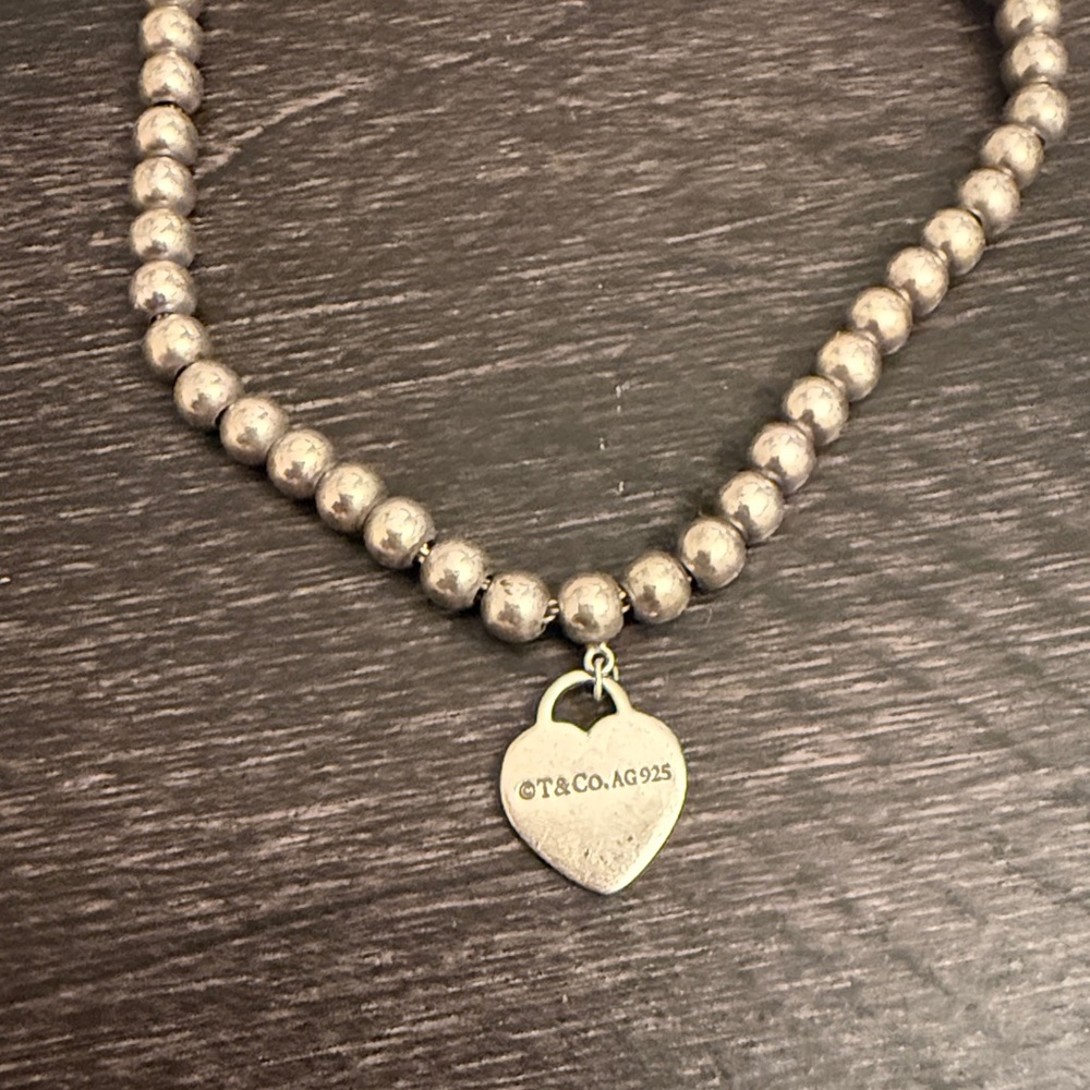 Tiffany & Co. Silver Bead Bracelet with Heart Charm - Picture 4 of 6